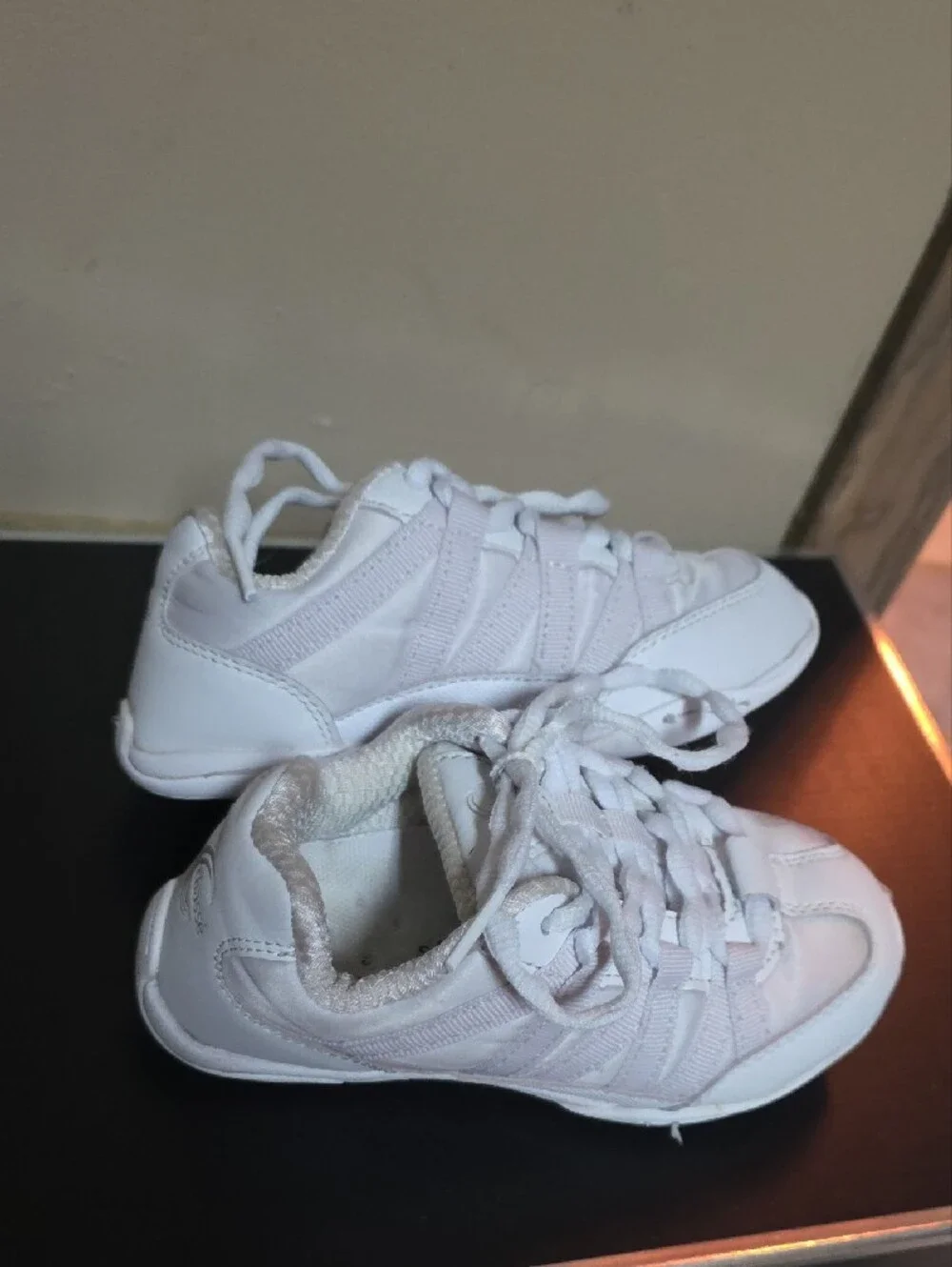 Chassé Kids White Lace-Up Sneakers - Youth Active